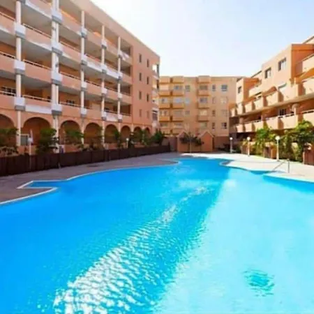 Surfers Apartment *