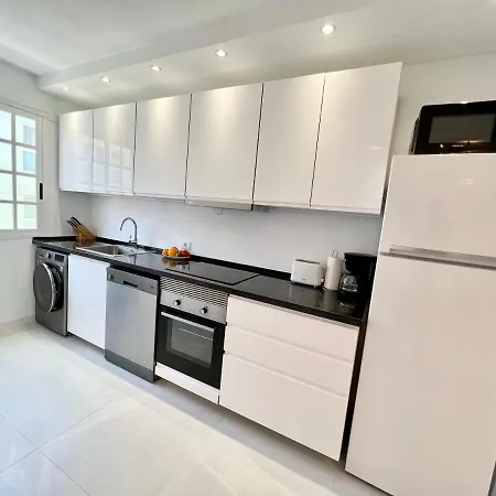 Surfers Apartment